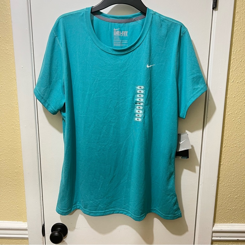 Nike Dri-fit Women’s Shirt Size XL